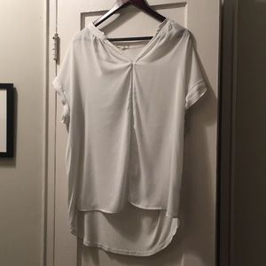 Light white Pleione Top